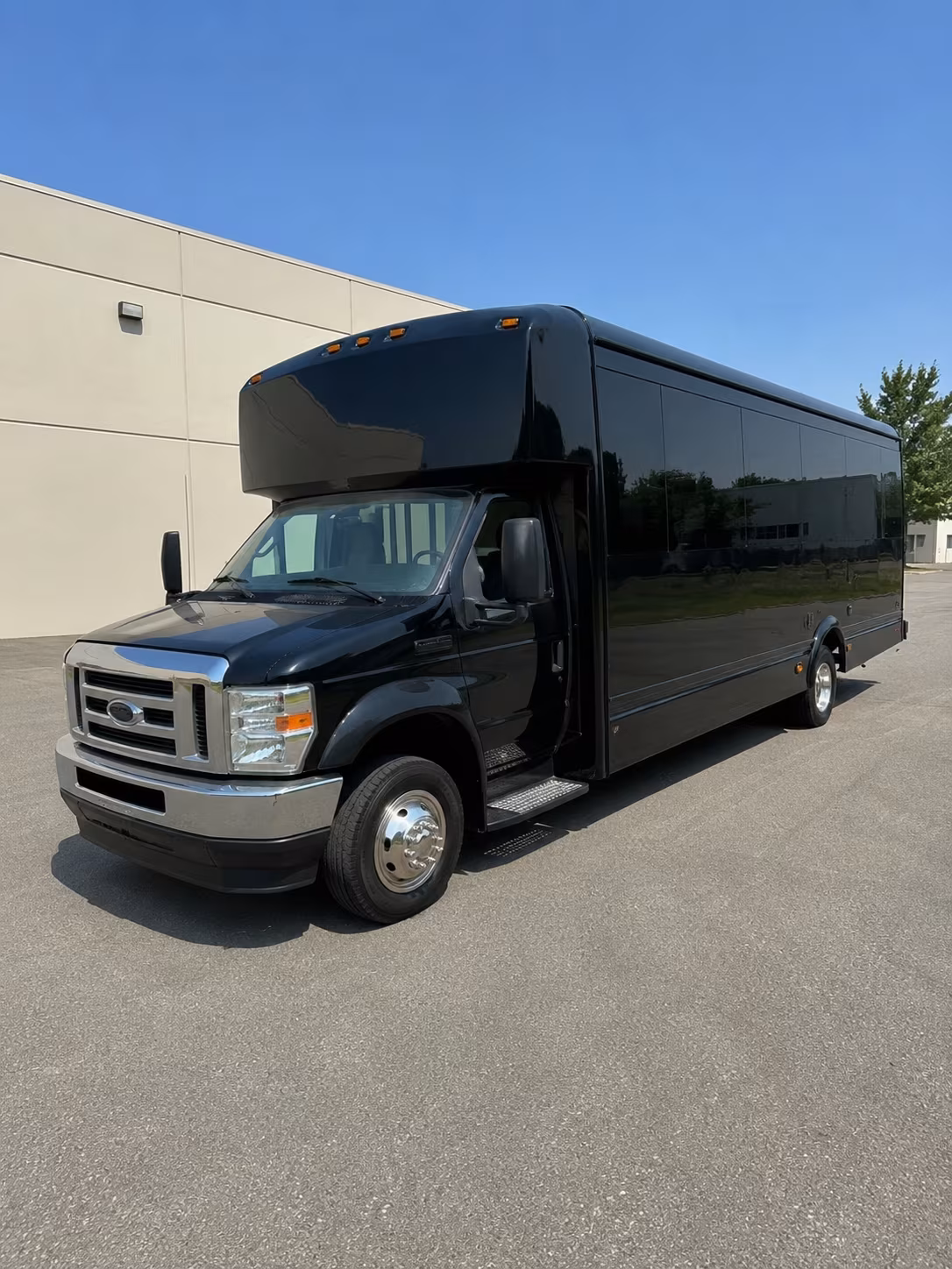 Metairie Winery Tour & Pub Crawl Transportation