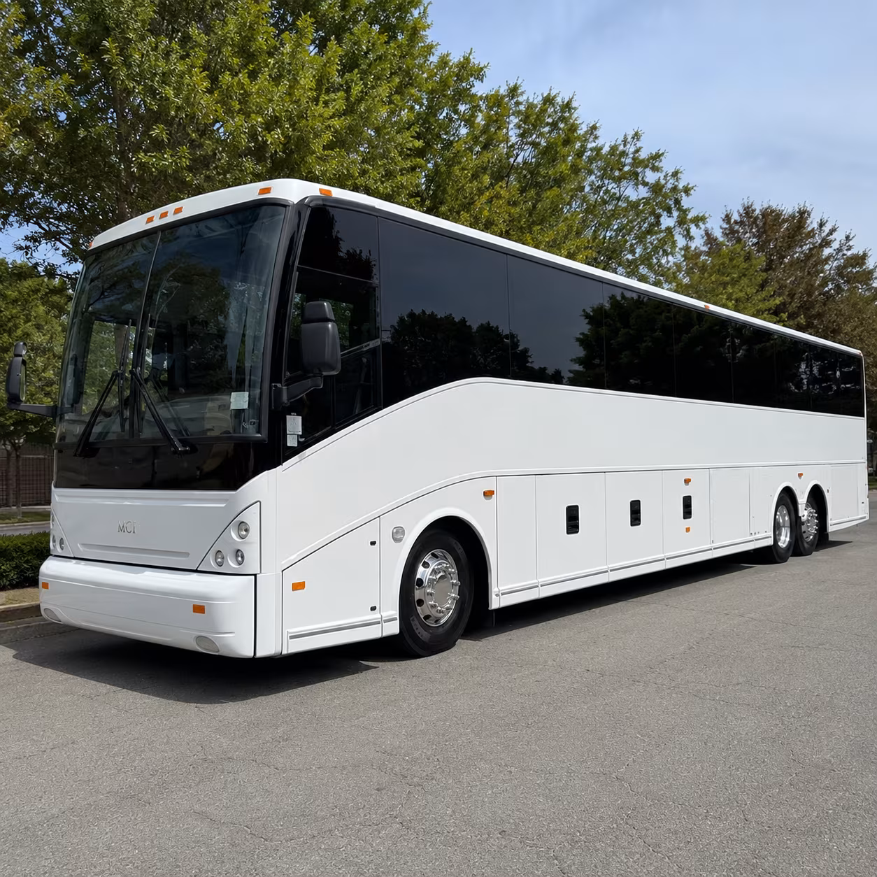 New Orleans Airport Shuttle & Transportation party bus exterior